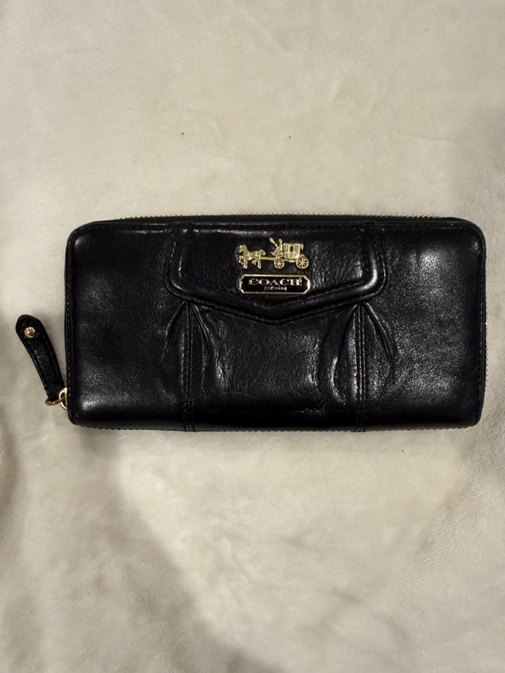 Coach Wallet Black Leather with Gold Horse & Carriage Emblem Zip Around